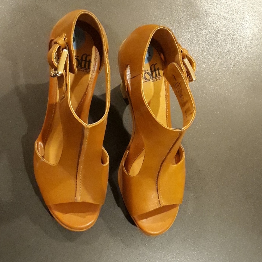 Shoe